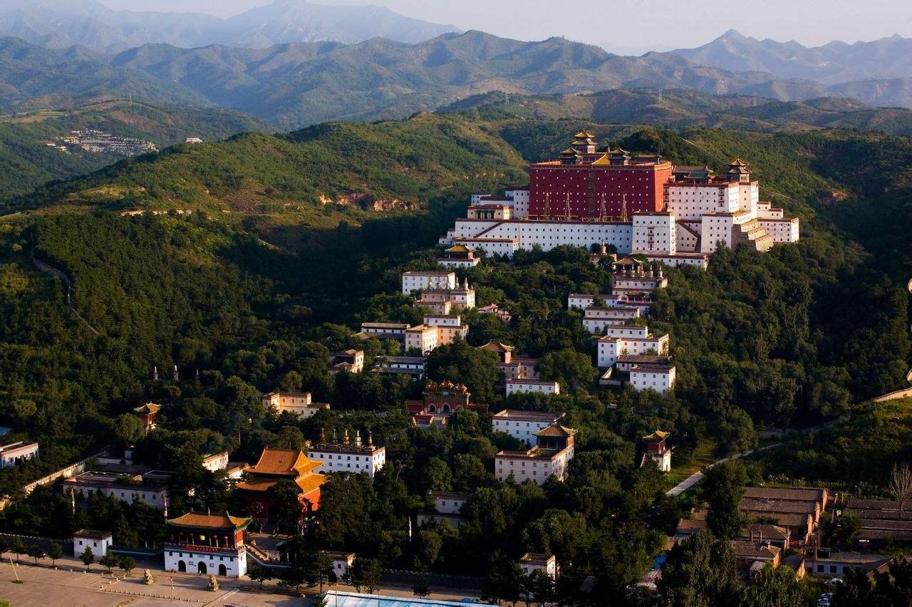 承德，千年古都画卷中的历史漫步